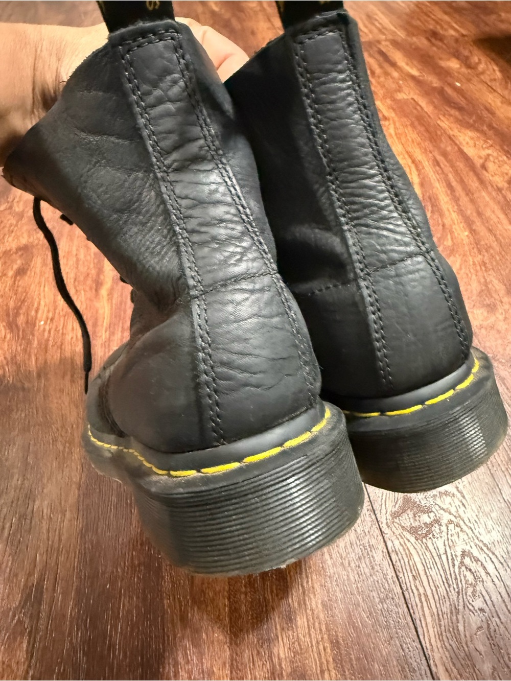 Like-new women's Dr. Martens boots, size EU 39 / US 8. - Picture 4 of 7